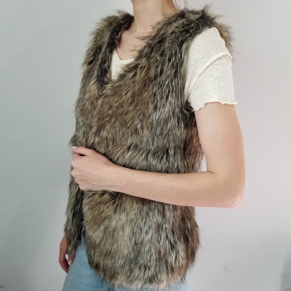 Faux Fur Vest by H&M - Picture 2 of 9